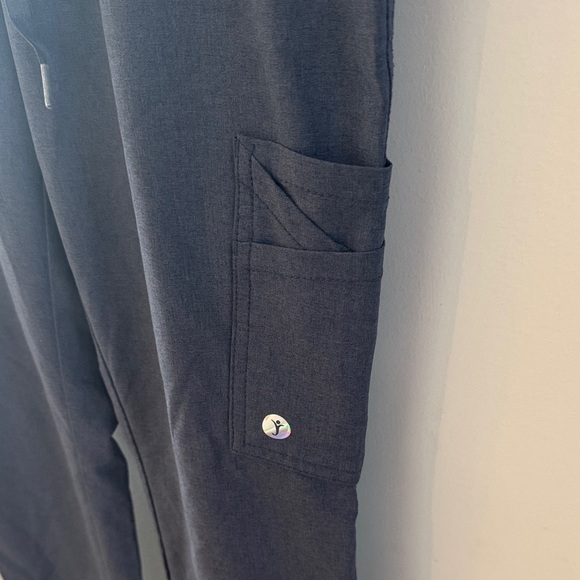 💙 Scrubletics Women’s Scrub Pants – Navy Blue
Size Small - Picture 3 of 7